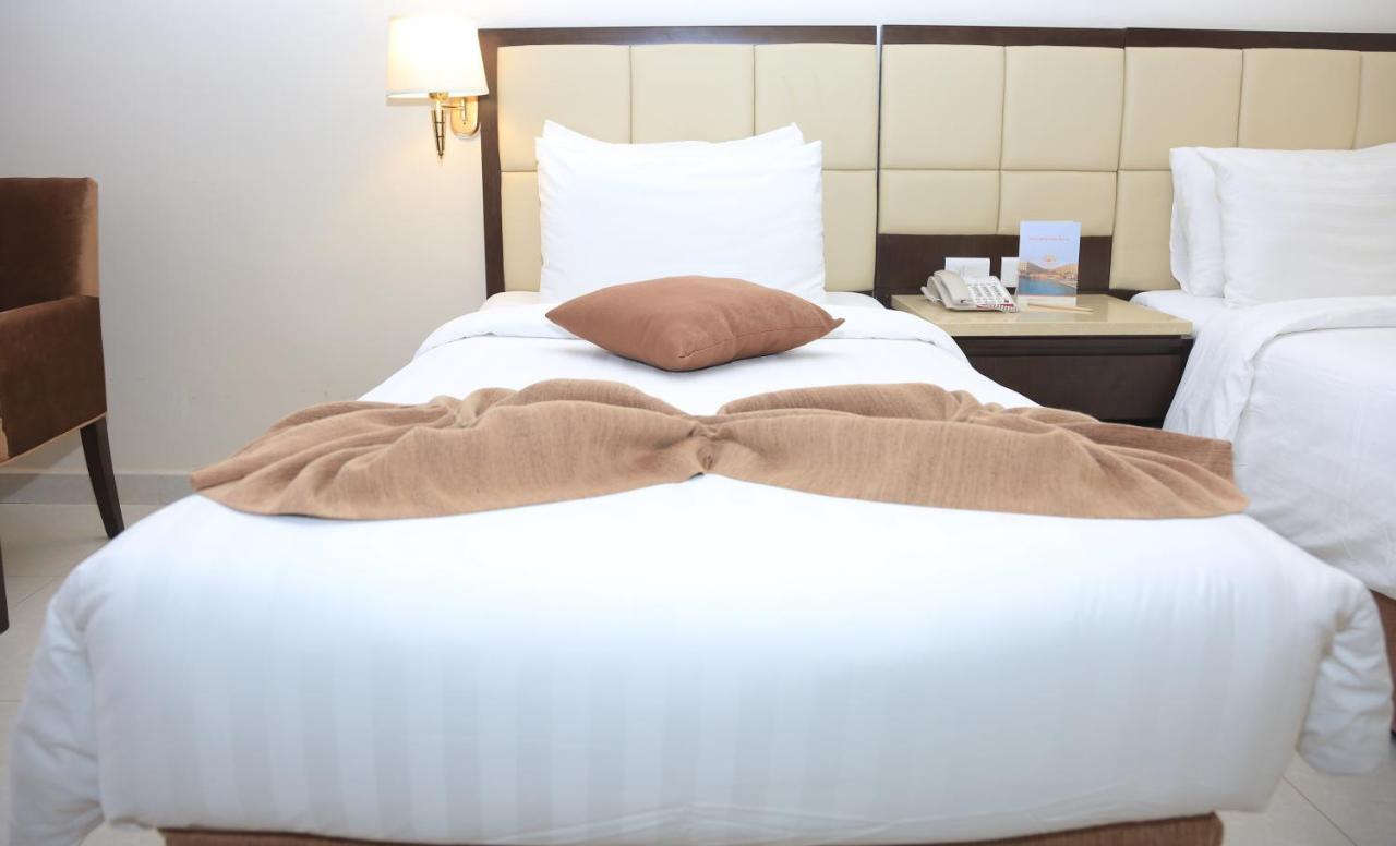 Grand East Hotel - Resort & Spa Dead Sea Sweimeh Quarto foto